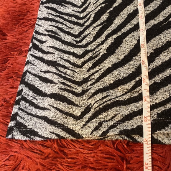 TORRID Grey and Black Zebra stripe Super Soft Plush Top! Torrid size 2! - Picture 10 of 10